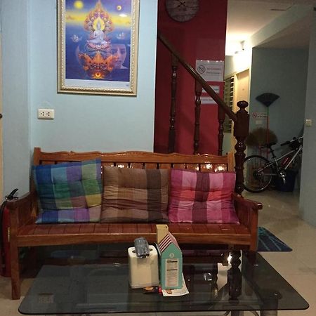 Ricos Honey Place Guesthouse Бангкок Экстерьер фото