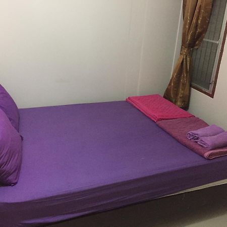 Ricos Honey Place Guesthouse Бангкок Экстерьер фото