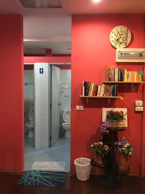 Ricos Honey Place Guesthouse Бангкок Экстерьер фото