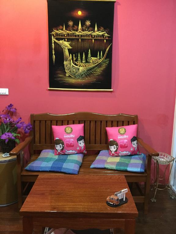 Ricos Honey Place Guesthouse Бангкок Экстерьер фото