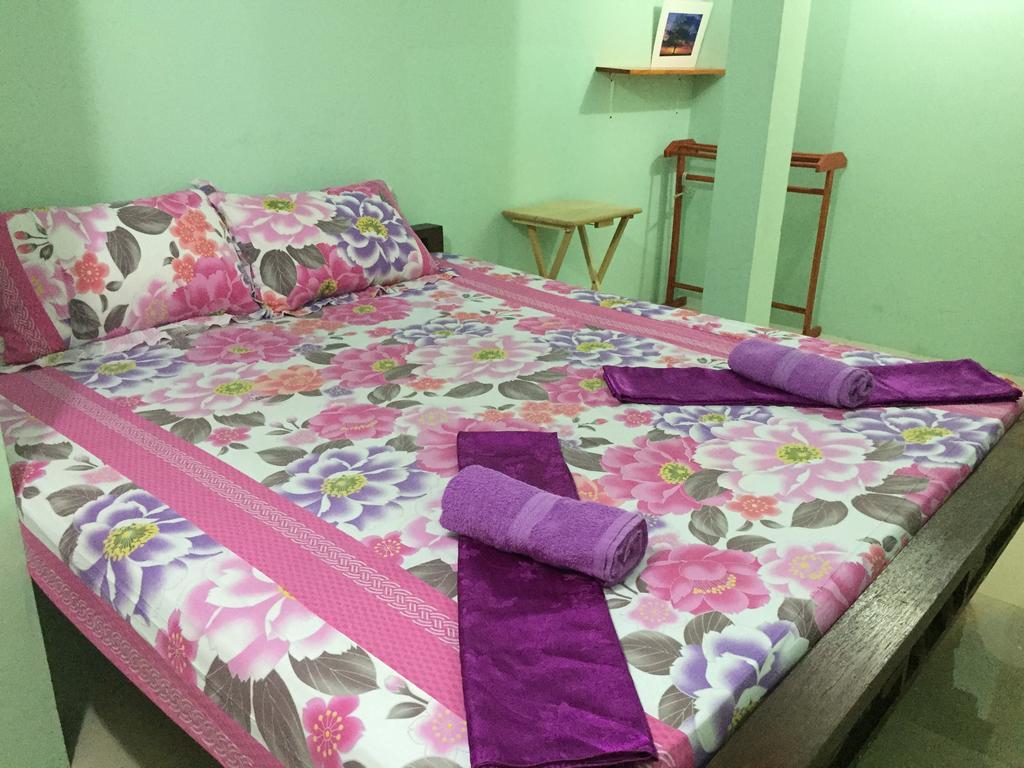 Ricos Honey Place Guesthouse Бангкок Экстерьер фото